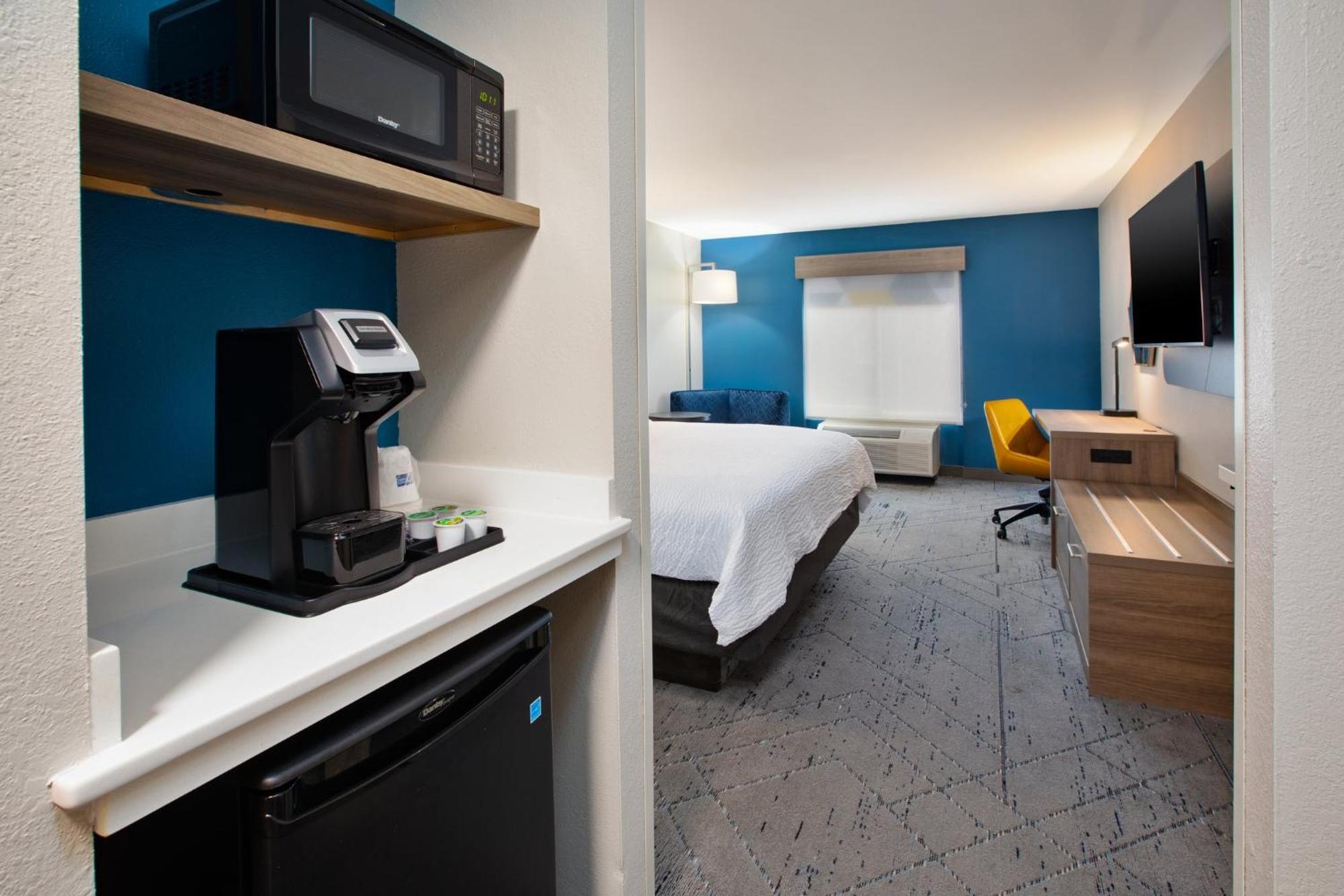 Holiday Inn Express Hotel & Suites - Sumter By Ihg Exterior foto